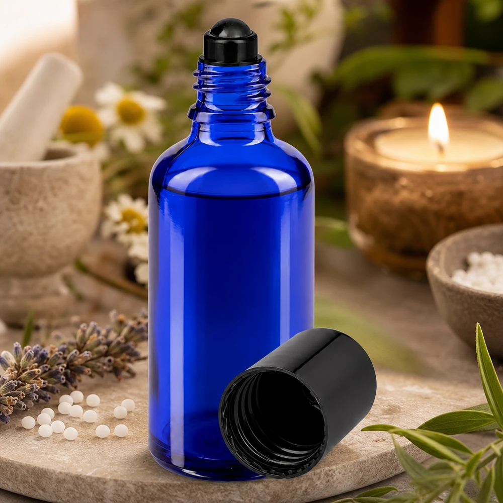 Flacon de déodorant en verre bleu 50 ml, déo à bille vide Flacon roll-on de 50 ml en verre anti-UV bleu cobalt, muni d'un applicateur à bille noir et ouvert