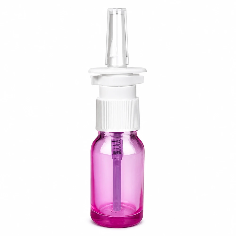 Flacone spray nasale in plastica da 10 ml di colore viola con sistema di nebulizzazione ergonomico