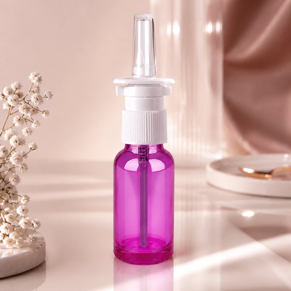 20ml Nasensprayflasche weiß/transparent Standard PurpleLine. UT18/20 Hygienische 20ml Nasensprayflasche mit präzisem Dosierventil in violetter Ausführung für sterile Anwendung