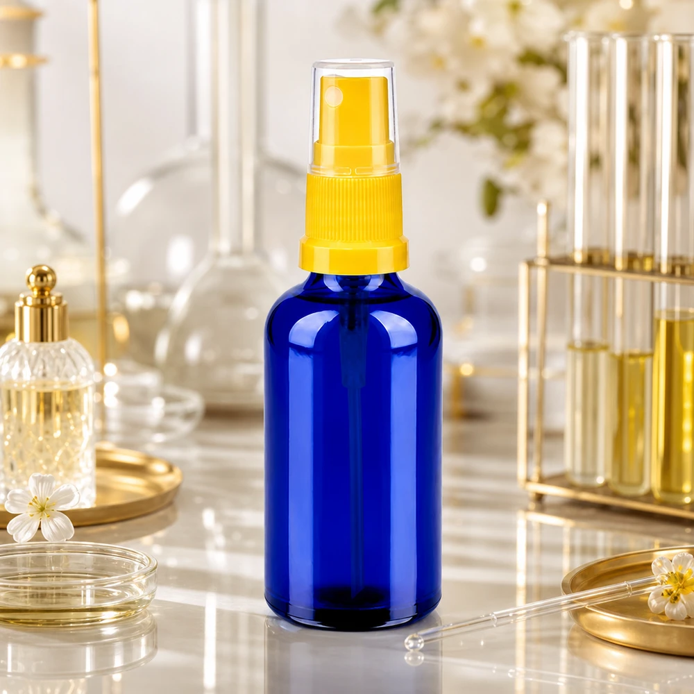 Elegante flacone spray blu da 50 ml con pratico spruzzatore a pompa per l'uso quotidiano