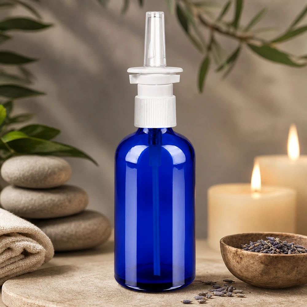 100ml Nasensprayflaschwarz weiß/transparent Standardverschluss BlueLine UT18/100 Langlebige 100ml Sprayflasche mit UV-Schutz durch blaues Glas und präzisem Sprühkopf