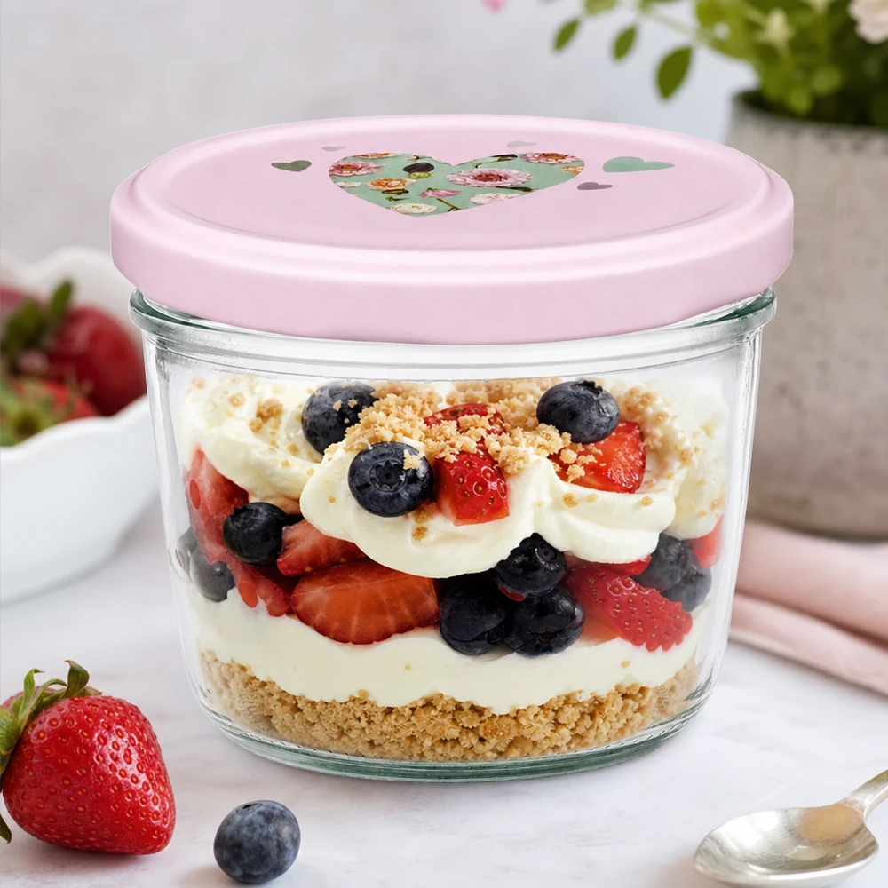 230ml Sturzglas + BasicSeal Deckel Herz rosa UNiTWIST Sturzglas 230ml rosa Herzdeckel mit Beeren-Dessert Schichtdessert Joghurt Erdbeeren Blaubeeren Keksboden Nachtisch