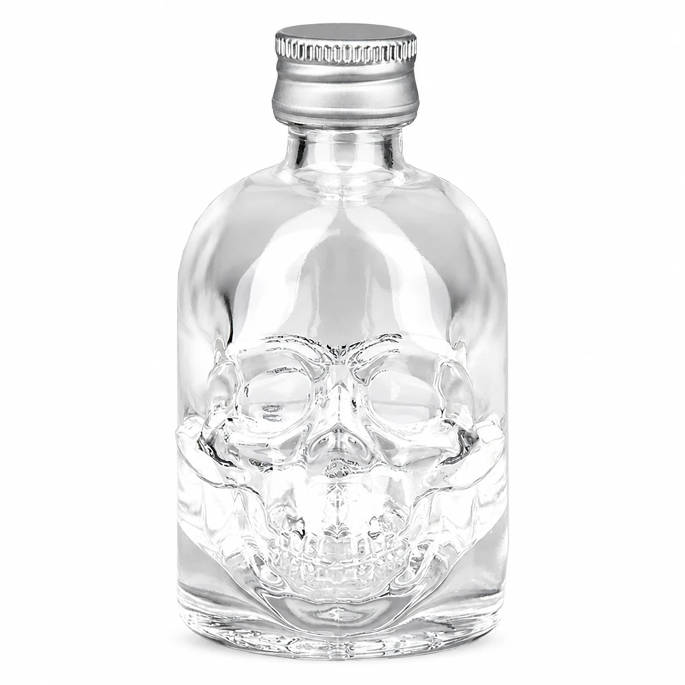 Bottiglia in vetro da 50 ml Hector con tappo a vite argento UNiTWIST® Bottiglia in vetro Hector da 50 ml con teschio in rilievo e tappo a vite UNiTWIS argentato su sfondo bianco