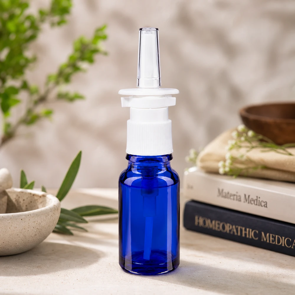 Apothekenflasche blau 10ml Nasenzerstäuber weiß Standard Sterile 10ml Nasensprayflasche aus blauem Apothekenglas mit transparenter Applikatordüse