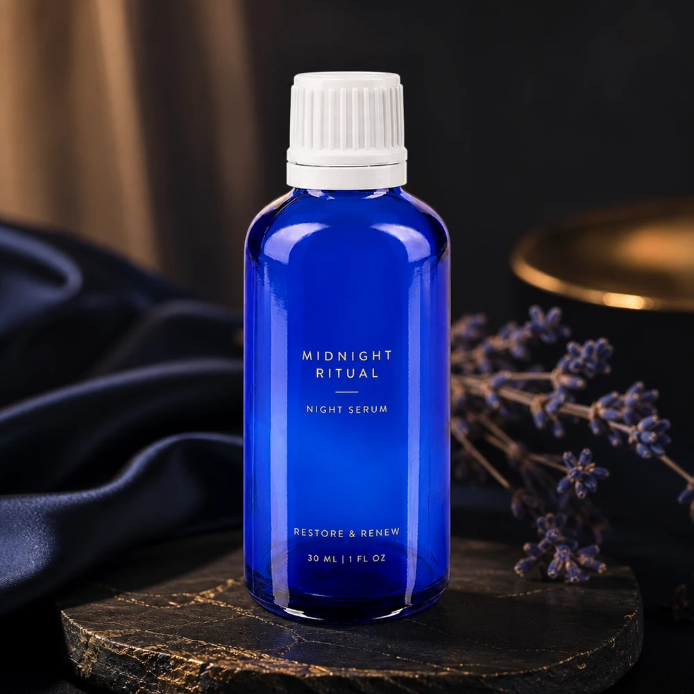Flacon à pharmacie bleu 50ml bouchon vissable blanc bouchon inviolabilité Flacon en verre bleu de 30 ml muni d'un bouchon de sécurité blanc pour enfants, posé sur un socle en pierre foncée