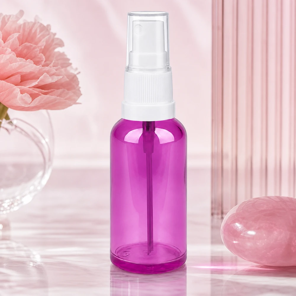 Flacone spray da 50 ml bianco/trasparente Standard PurpleLine UT18/50 Flacone nebulizzatore da 50 ml in viola trasparente di tendenza per spray casalinghi