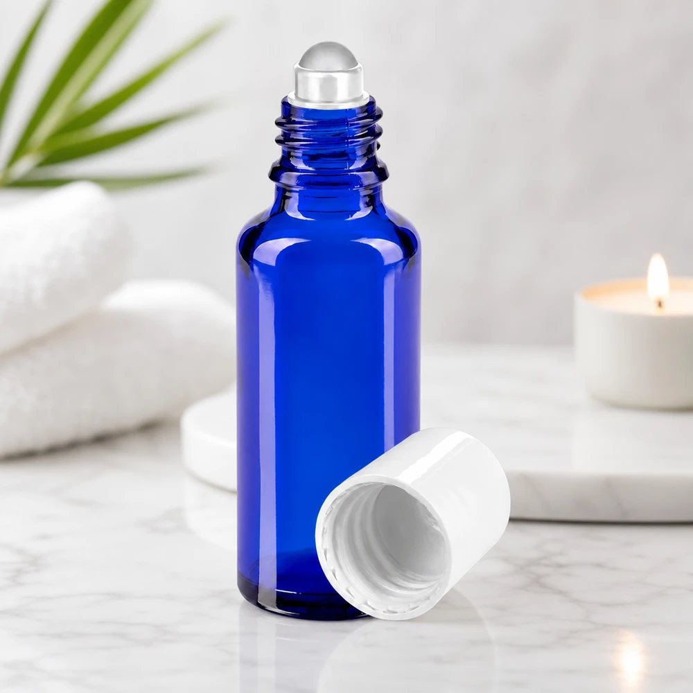 Bottiglia roll-on 30ml blu STD bianco ApoGlas Flacone roll-on blu da 30 ml in vetro con protezione UV, con tappo standard bianco per oli essenziali