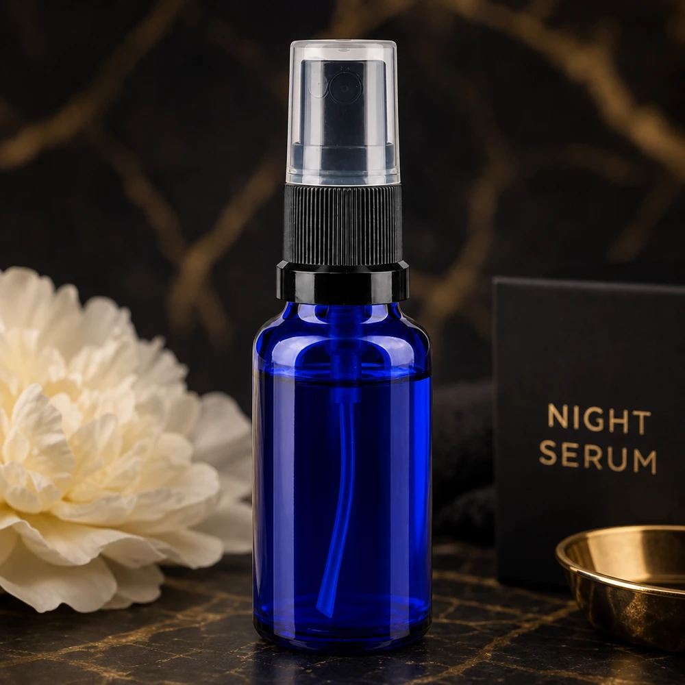 Apothekenflasche blau 20ml Sprayaufsatz schwarz Lichtschutz-Sprühflasche 20ml in Blau mit feinem Zerstäuber ideal für Gesichtspflege-Sprays