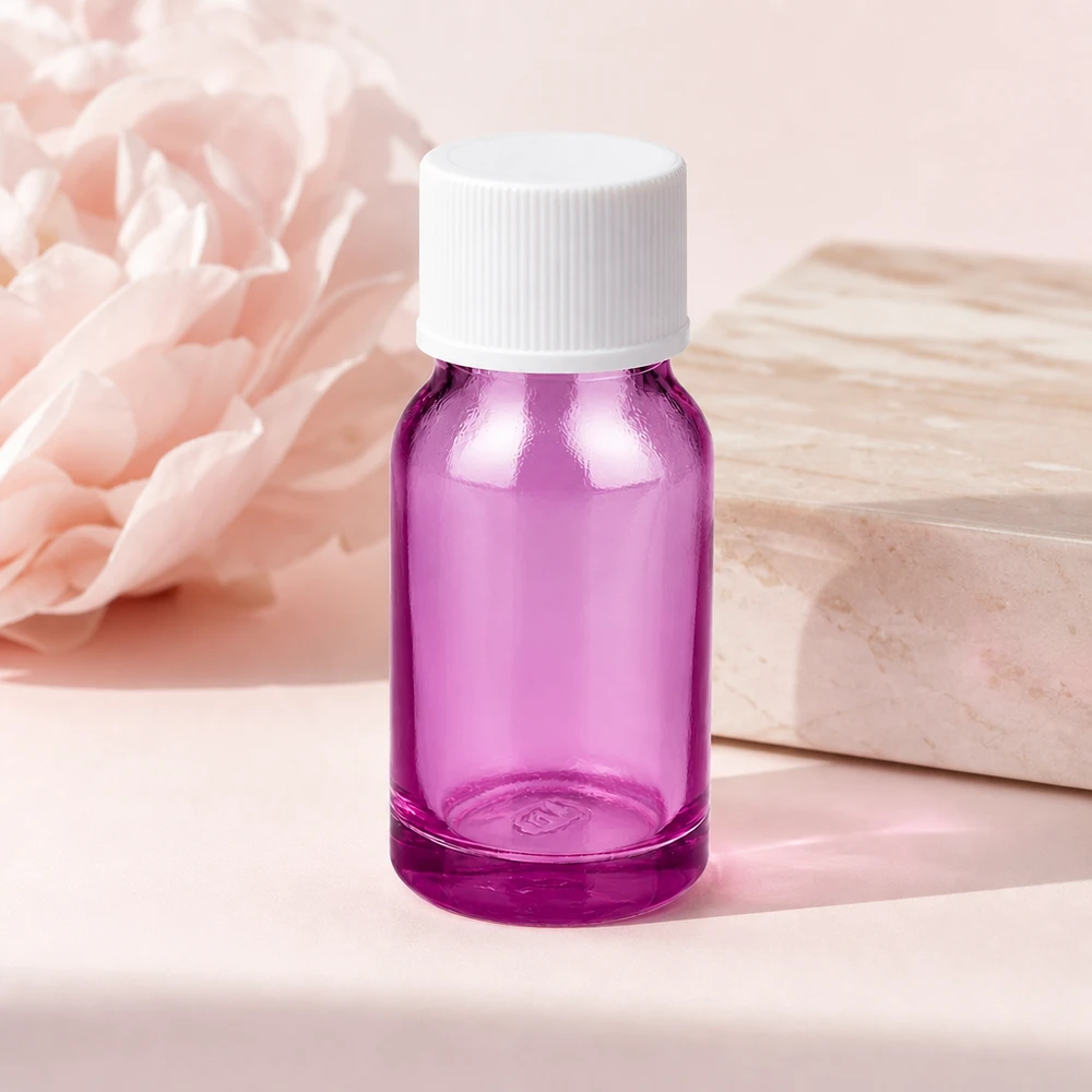 Flacone in vetro viola da 10 ml con tappo bianco, perfetto per i viaggi e le applicazioni in movimento.