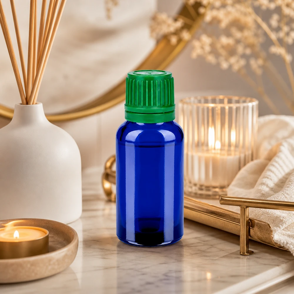 Pratico flacone da 20 ml con robusto tappo a vite verde per l'uso in viaggio