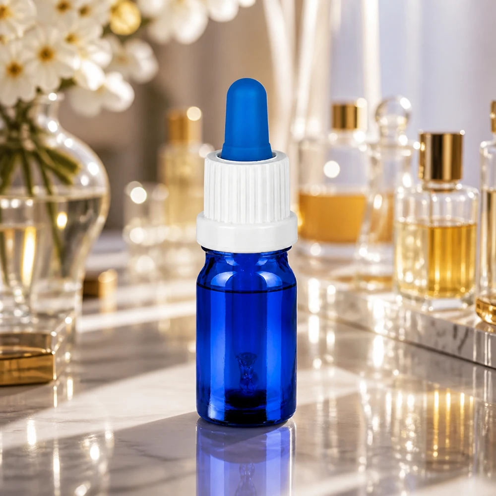 Flacone dosatore medicale da 5 ml con pipetta in gomma bianca per l'erogazione sterile di liquidi