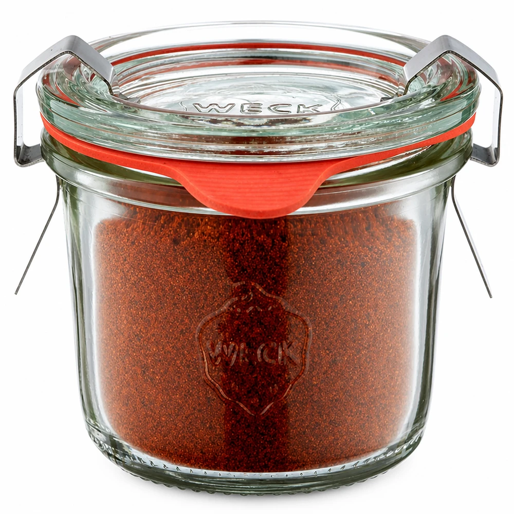 Vasetto WECK Mini da 80 ml, rotondo, riempito con peperoncino in polvere, ideale per conservare le spezie in cucina