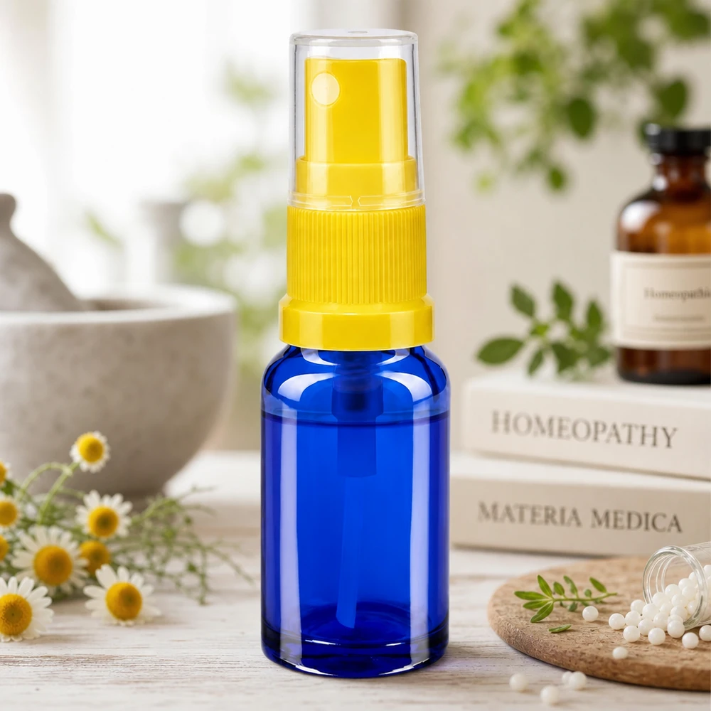 Apothekenflasche blau 10ml Sprayaufsatz gelb Miniatur Sprühflasche 10ml aus kobaltblauem Apothekenglas mit gelbem Dosierzerstäuber STD