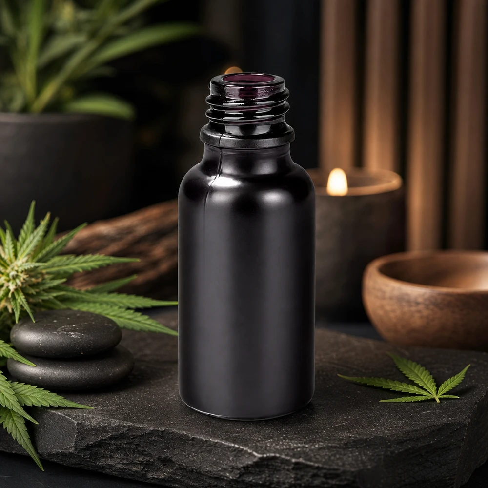 Il pratico flacone da 20 ml BlackLine è ideale per i viaggi e le applicazioni mobili.