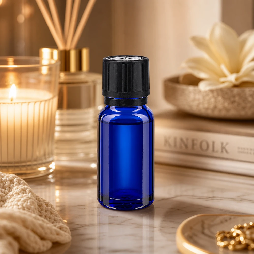 Apothekenflasche blau 10ml Tropfer Giessring 1mm schwarz Kindersicherung Blindenwarnsymbol Originalitätsverschluss Kobaltblaue 10ml Dosierflasche mit Tropfer für ätherische Öle im hochwertigen Wohnambiente