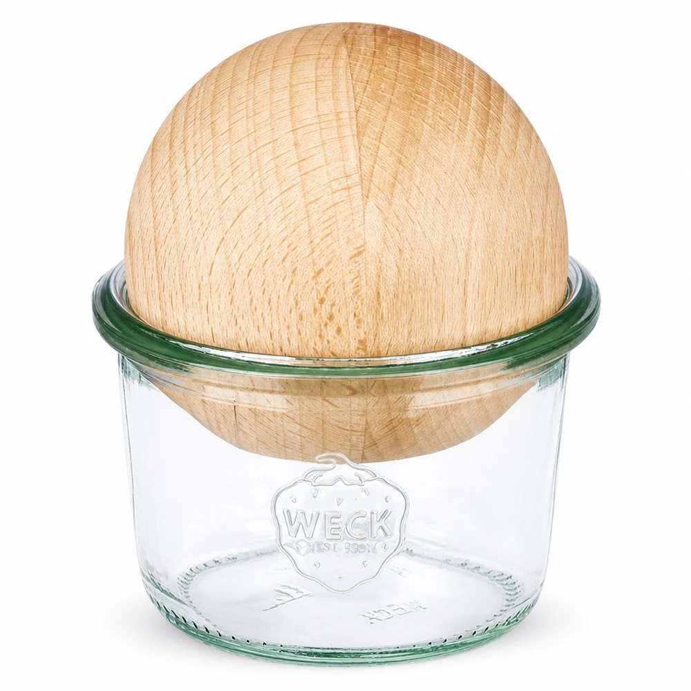 Bicchieri da 80 ml WECK RR60 con sfera in legno di faggio Bicchieri WECK 80ml RR60 con coperchio a sfera in legno di faggio su sfondo bianco