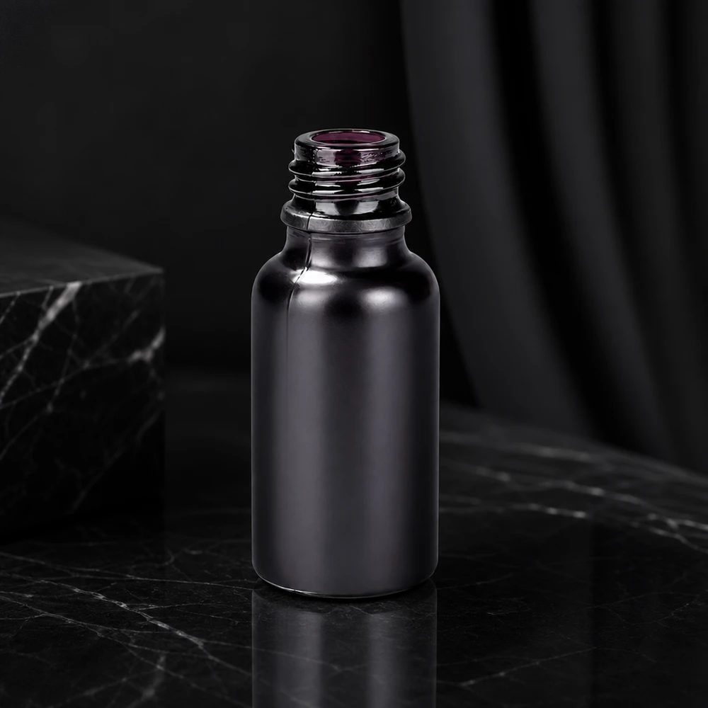 Flacone da 20 ml per farmacia BlackLine UT18/20 UNiTWIST Flacone moderno BlackLine da 20 ml con superficie in vetro nero lucido e filettatura UT18/20